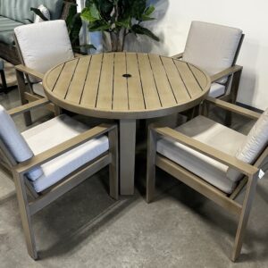 outdoor dining set